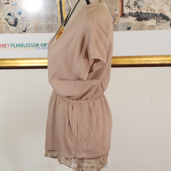 Haute Monde tan surplice short sleeves romper. L - Picture 3 of 7